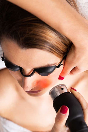 soin infrarouge visage avec l'appareil voin visage professionnel Diasculpt